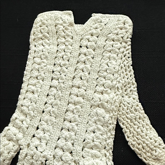 Vintage White Cotton Crocheted Gloves - Picture 5 of 7